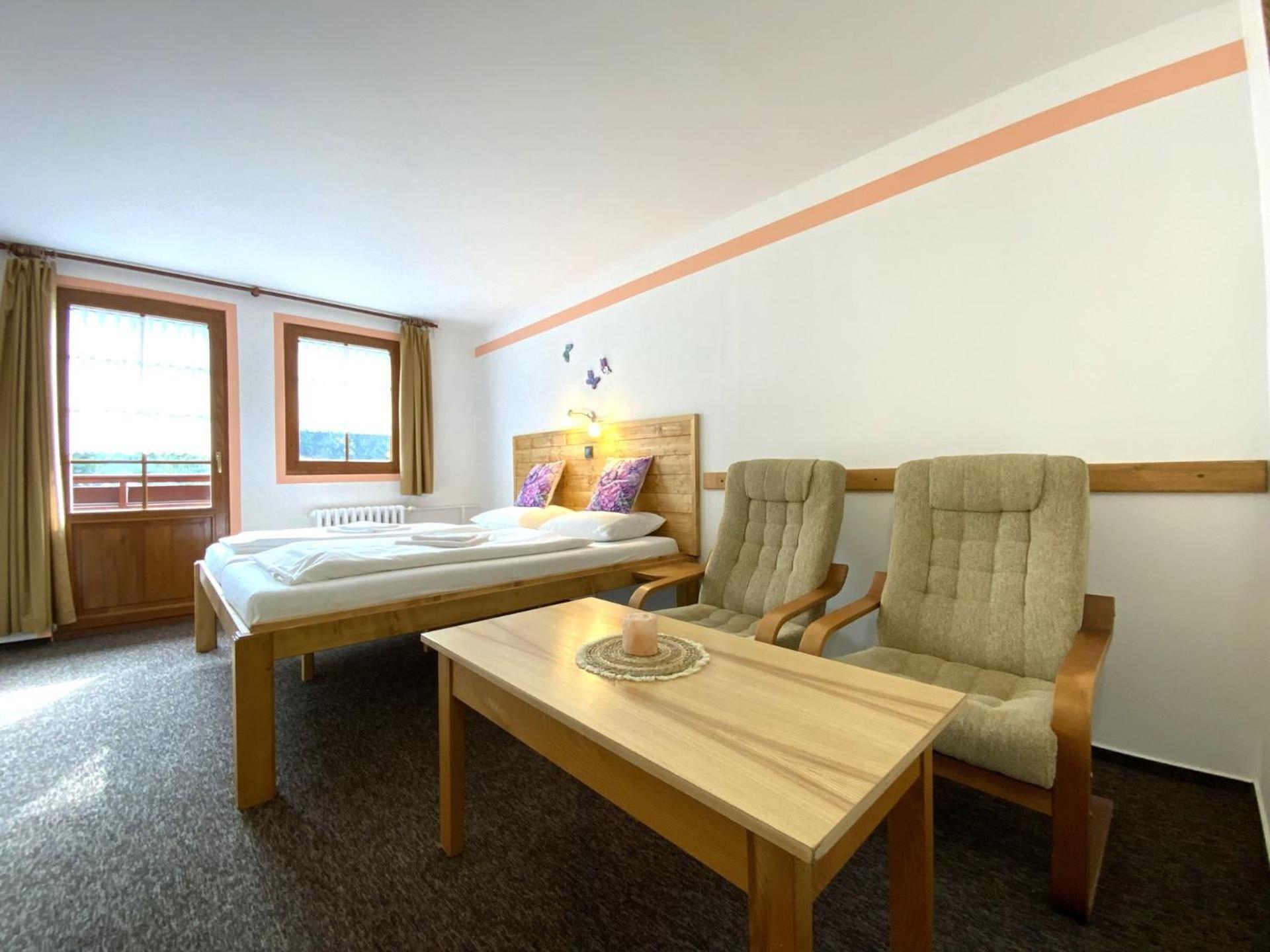 Rodinny "Hotel U Mustku" Desná Zewnętrze zdjęcie