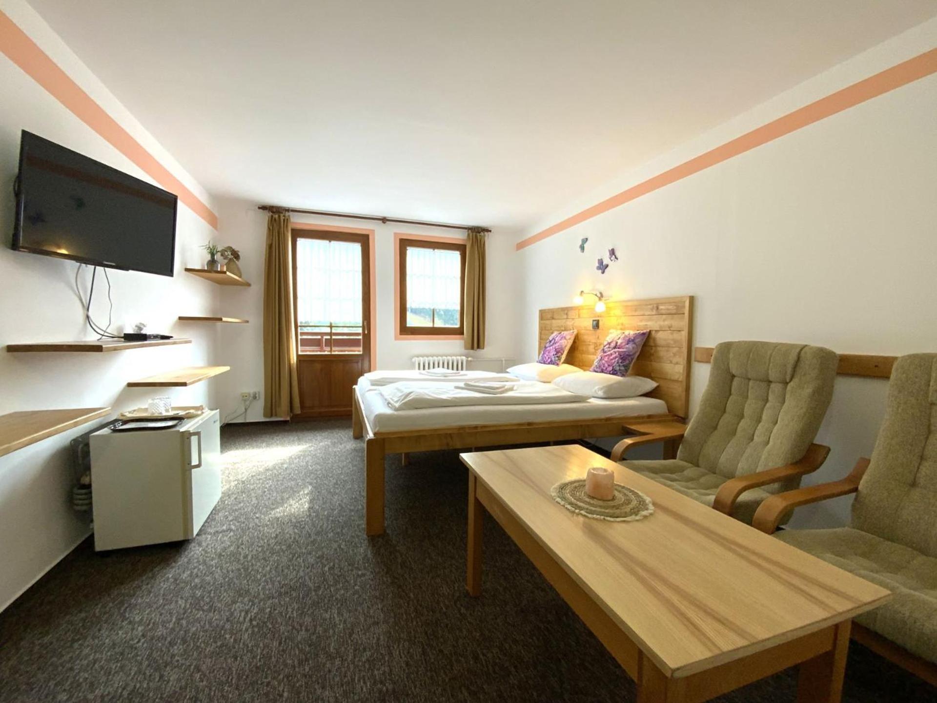Rodinny "Hotel U Mustku" Desná Zewnętrze zdjęcie