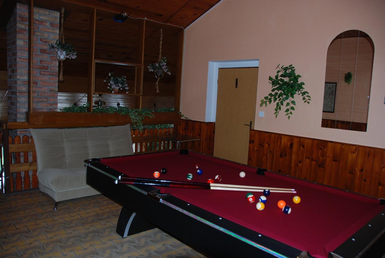 Rodinny "Hotel U Mustku" Desná Zewnętrze zdjęcie
